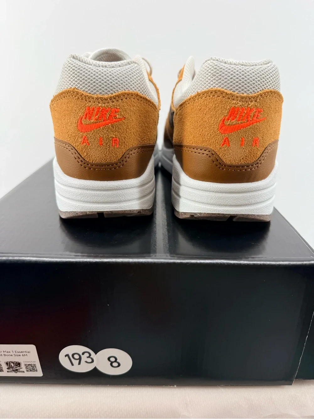 Nike Airmax Essential British Tan Size 6M NEW